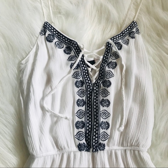White Embroidered Romper - Picture 5 of 5